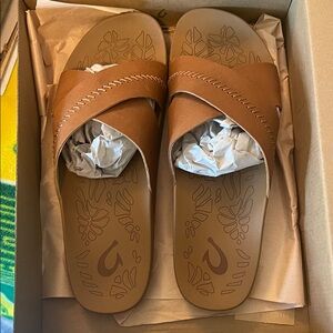 OluKai Kipe'a 'Olu Sandals - Sahara